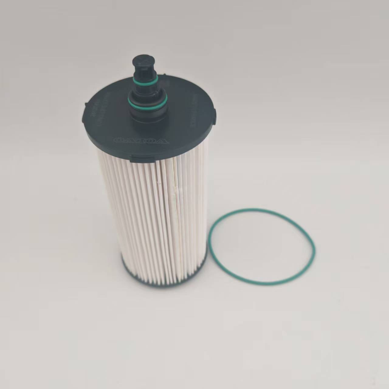 燃料フィルターはエンジンのパフォーマンスと保護をどのように改善しますか?